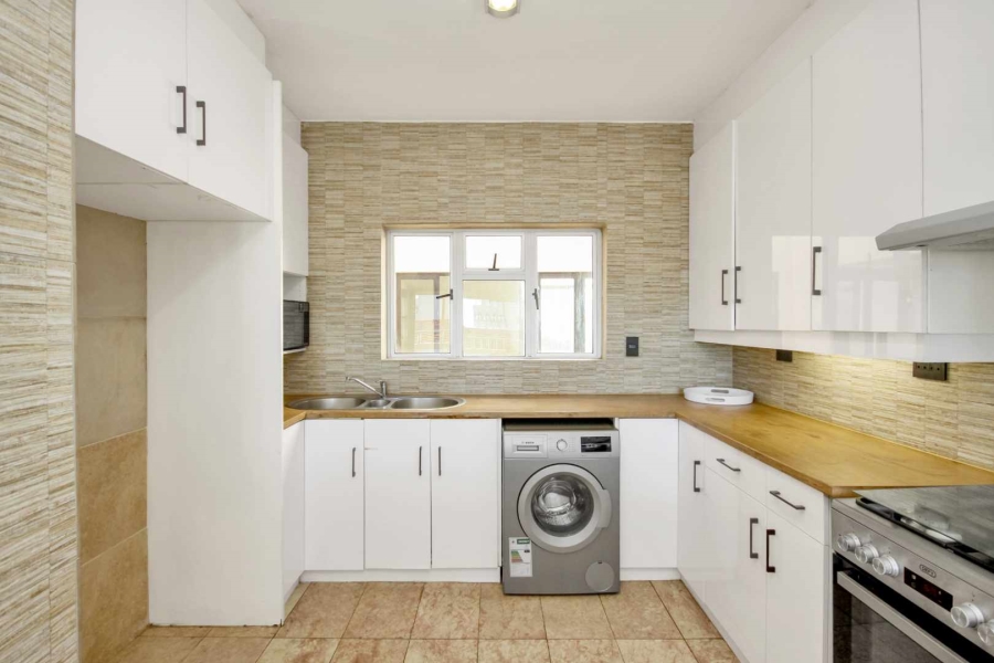 To Let 3 Bedroom Property for Rent in Sea Point Western Cape